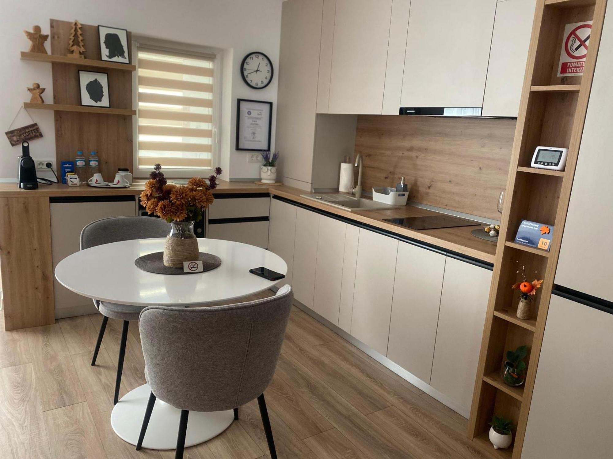 Central Luxury Apartment Ιάσιο Εξωτερικό φωτογραφία